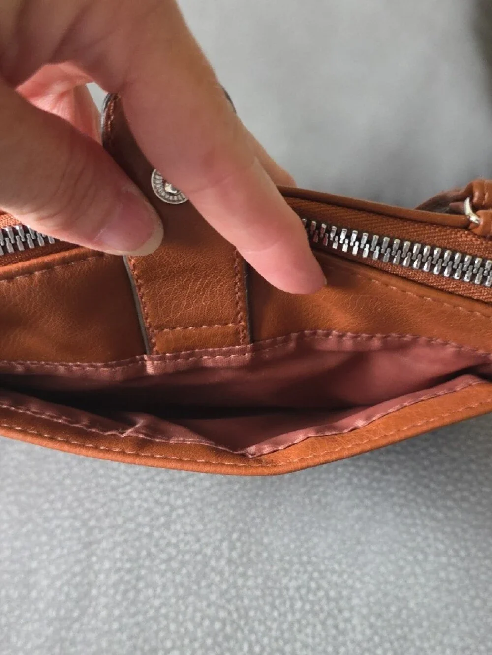 Brown Leather Crossbody Phone Bag - Unbranded